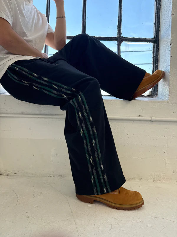 Leopardenmuster schwarze Trainingshose