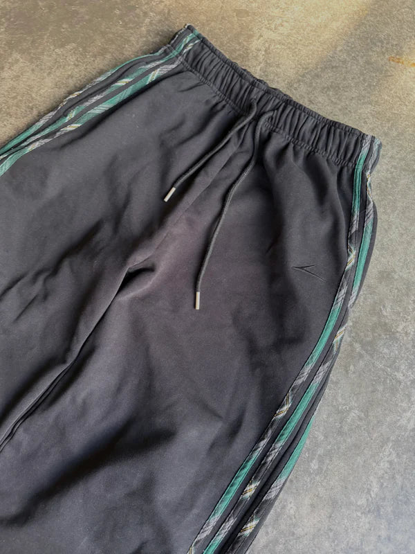 Leopardenmuster schwarze Trainingshose